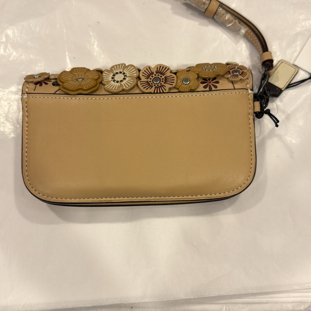 Coach 1941 Tea Rose Applique Clutch (Beechwood) NWT - Picture 3 of 9